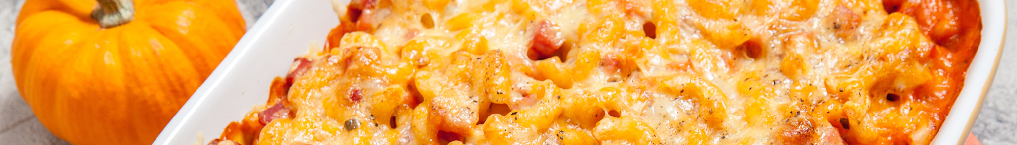 Smoky Skillet Pumpkin Mac and Cheese 